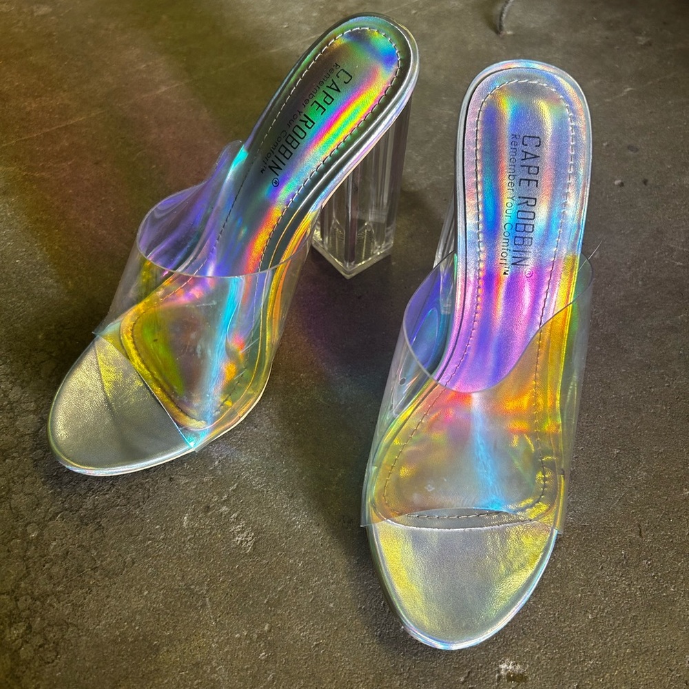 Translucent High Heels - Picture 3 of 6